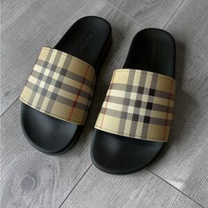 Burberry Nova Check Slide Sandals - Beige